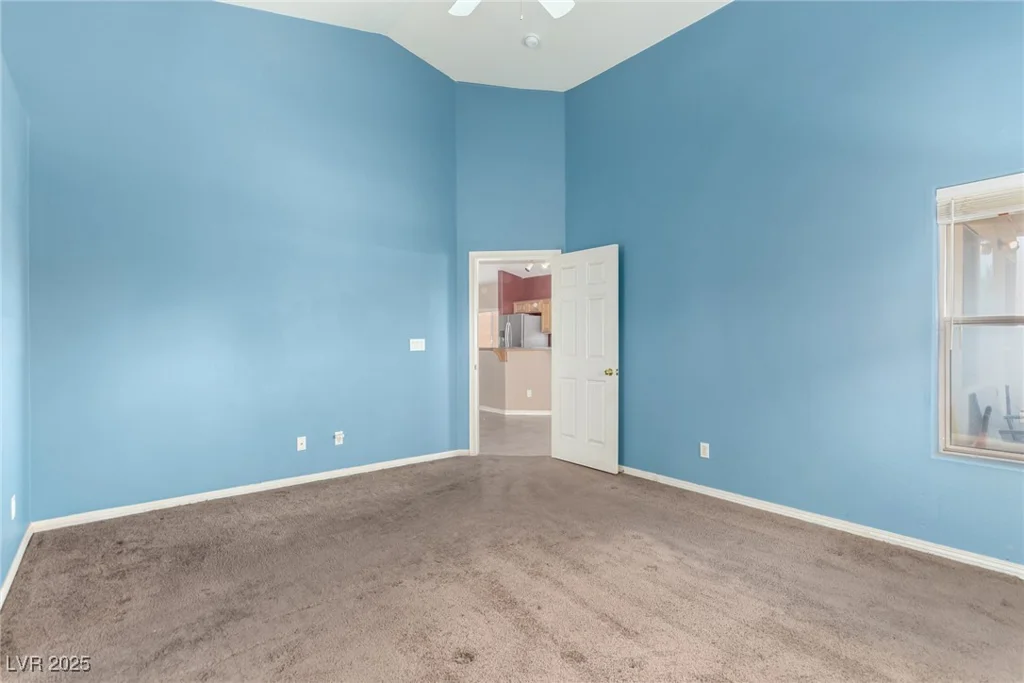 8233 Valley Stream, Las Vegas, NV 89131