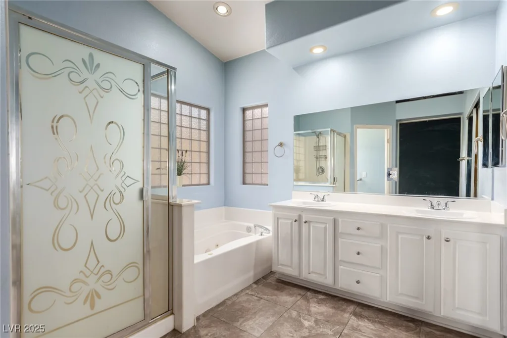 8233 Valley Stream, Las Vegas, NV 89131