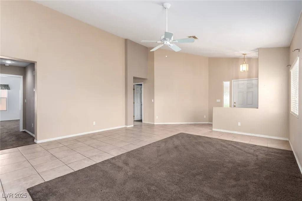 8233 Valley Stream, Las Vegas, NV 89131
