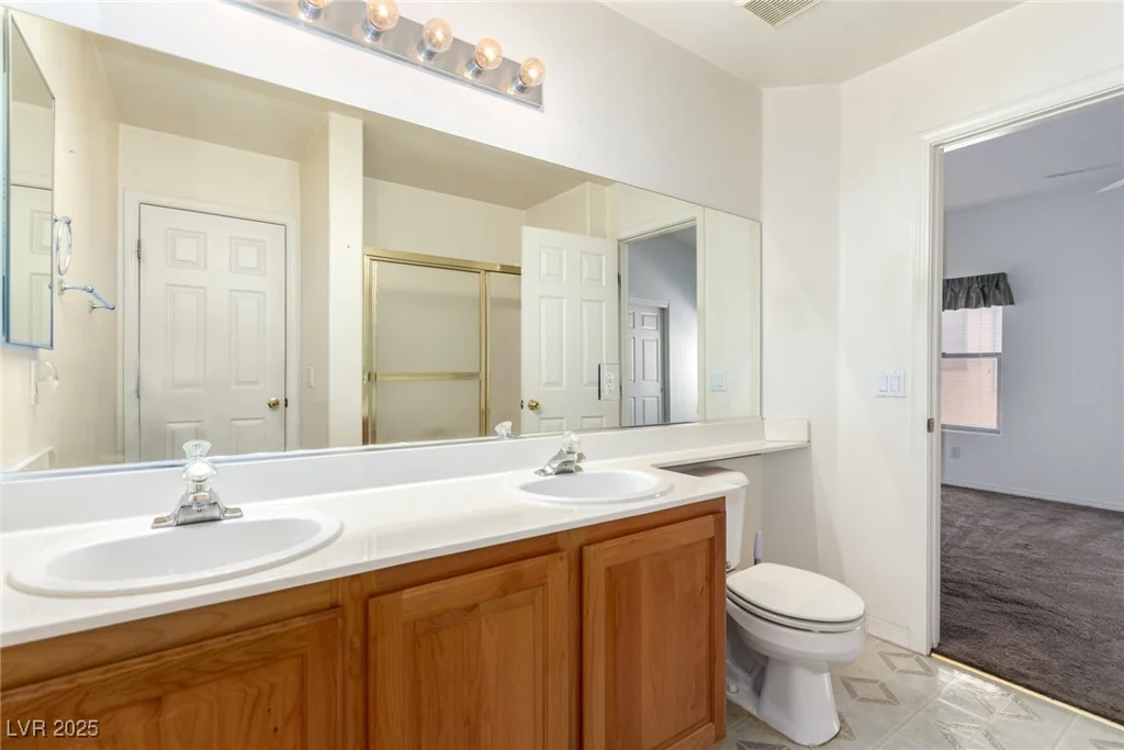 8233 Valley Stream, Las Vegas, NV 89131