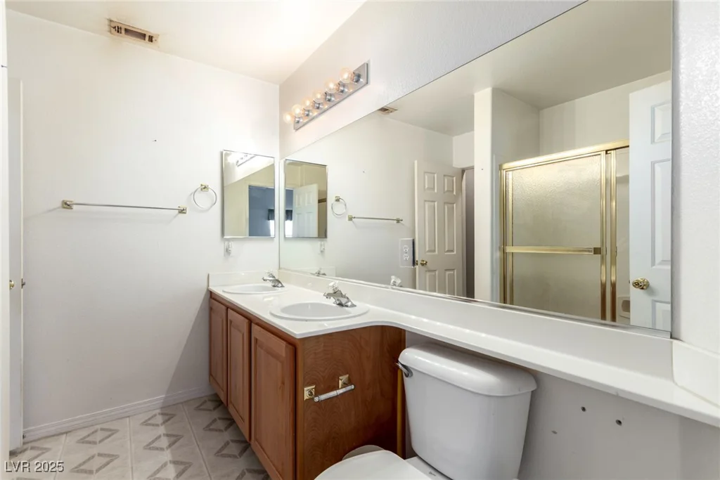 8233 Valley Stream, Las Vegas, NV 89131