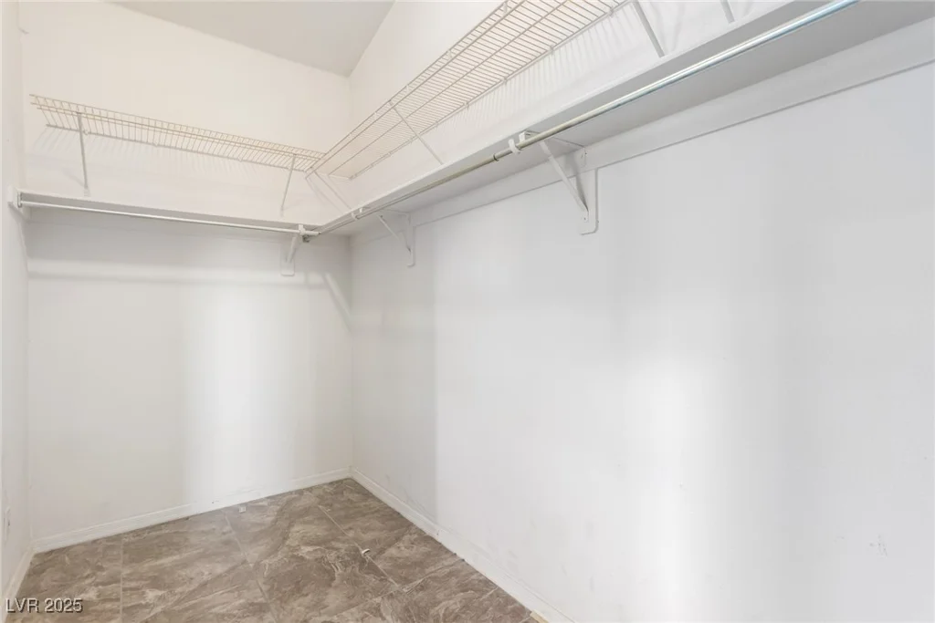 8233 Valley Stream, Las Vegas, NV 89131