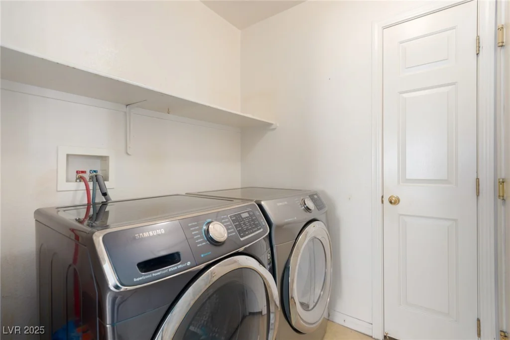 8233 Valley Stream, Las Vegas, NV 89131
