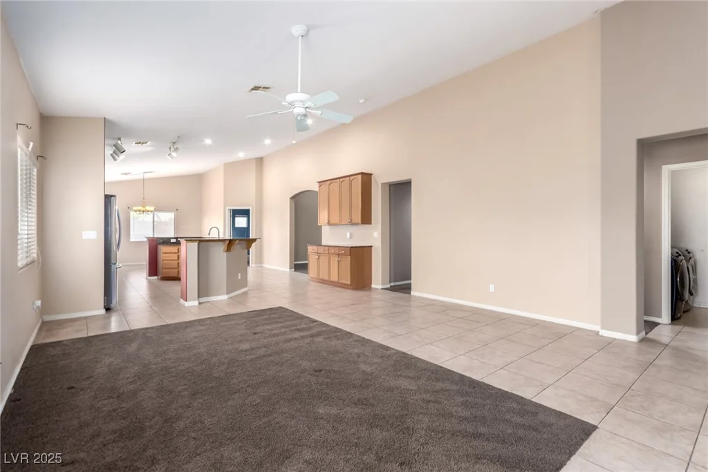 8233 Valley Stream, Las Vegas, NV 89131