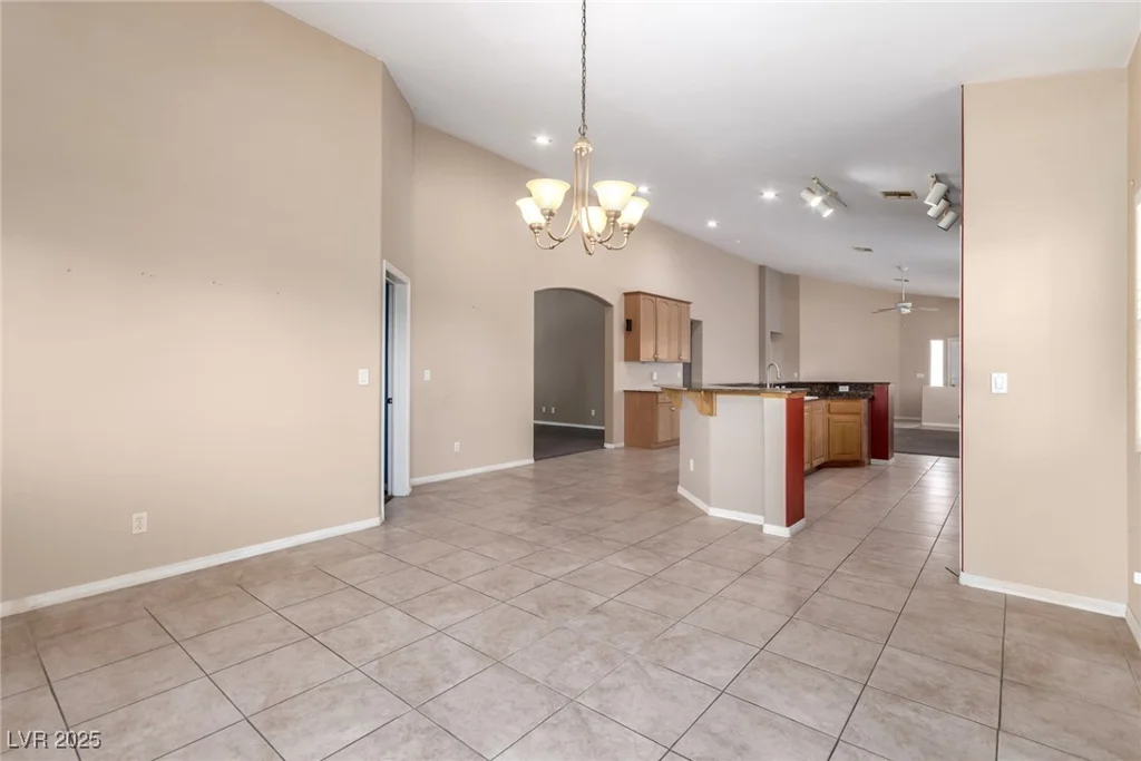 8233 Valley Stream, Las Vegas, NV 89131