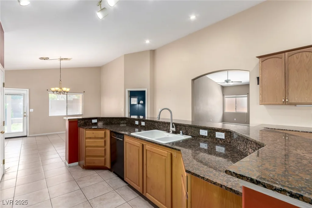 8233 Valley Stream, Las Vegas, NV 89131