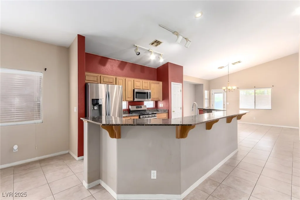 8233 Valley Stream, Las Vegas, NV 89131