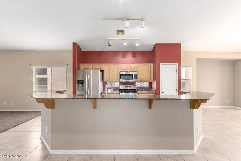 8233 Valley Stream, Las Vegas, NV 89131