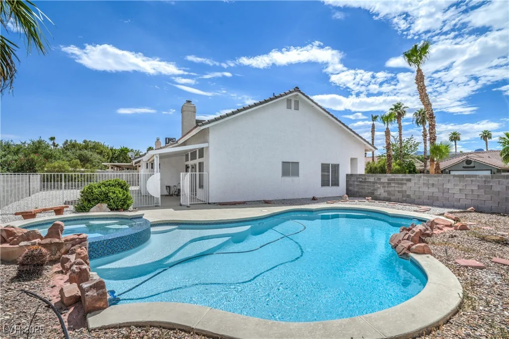 818 Coastal Beach, Henderson, NV 89002