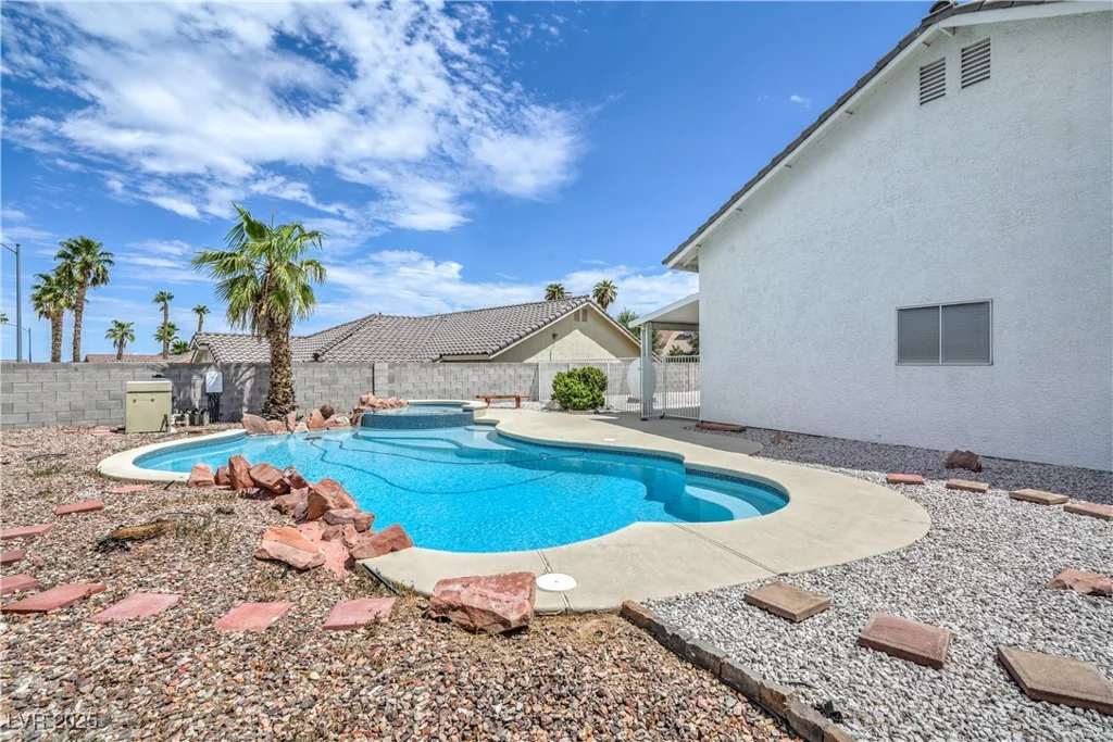 818 Coastal Beach, Henderson, NV 89002