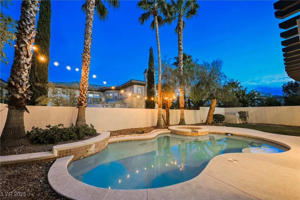 516 Pinnacle Heights, Las Vegas, NV 89144