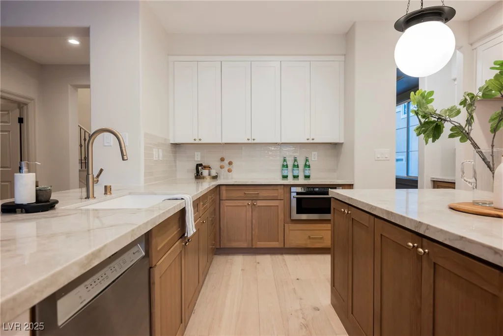 516 Pinnacle Heights, Las Vegas, NV 89144