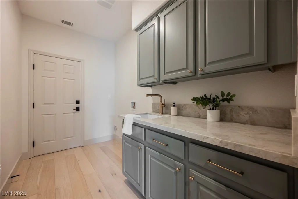 516 Pinnacle Heights, Las Vegas, NV 89144