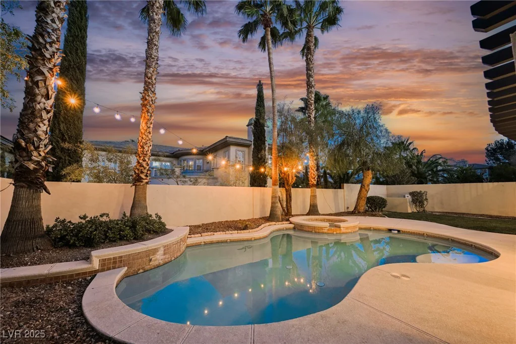 516 Pinnacle Heights, Las Vegas, NV 89144