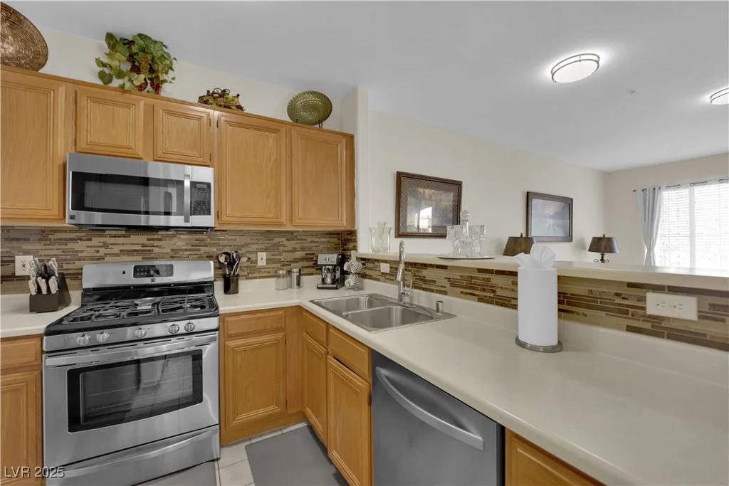 7115 Durango, Las Vegas, NV 89113
