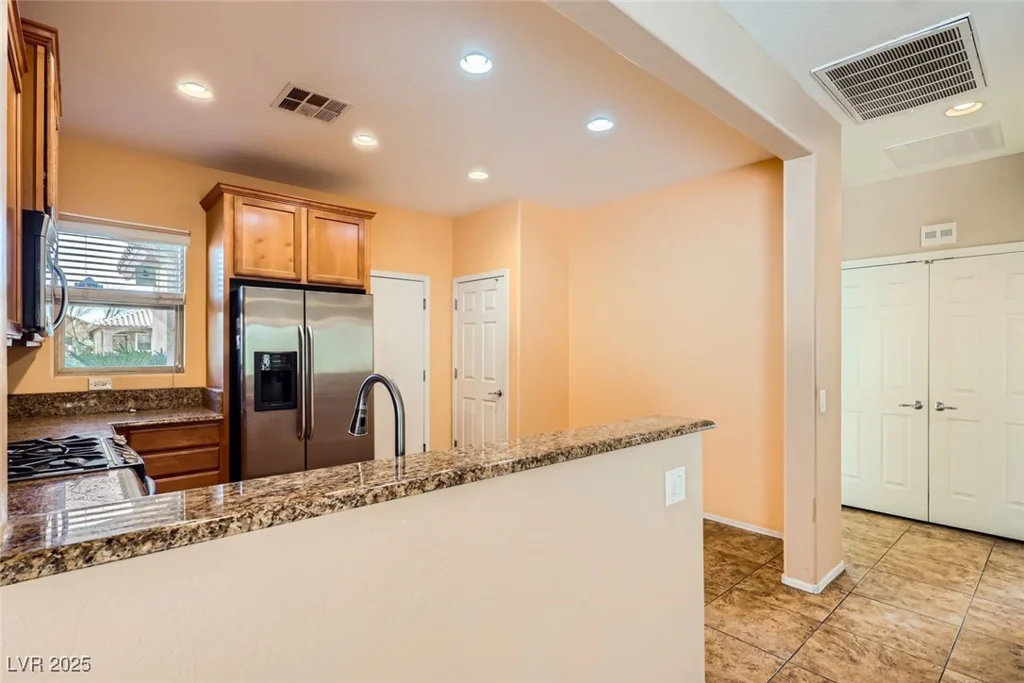 6128 Isola Peak, Las Vegas, NV 89122