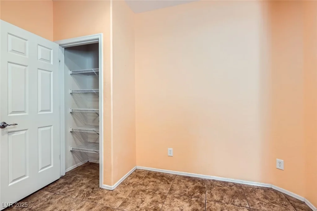 6128 Isola Peak, Las Vegas, NV 89122