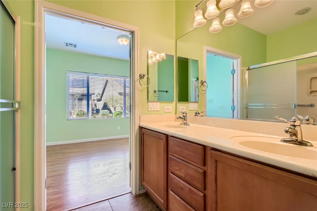 6128 Isola Peak, Las Vegas, NV 89122