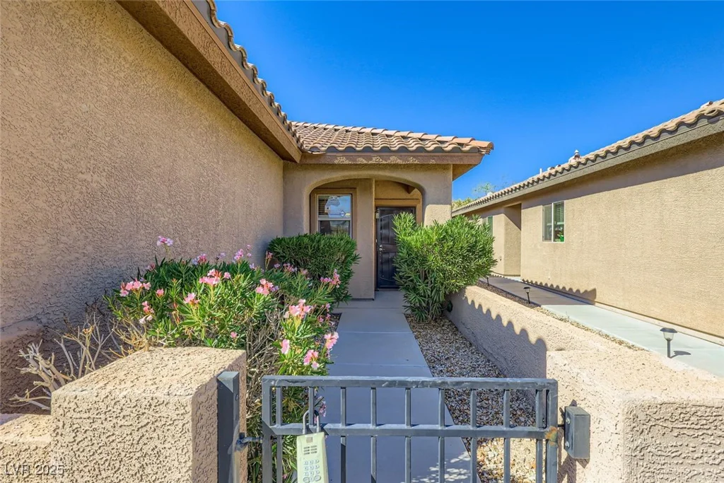 6128 Isola Peak, Las Vegas, NV 89122