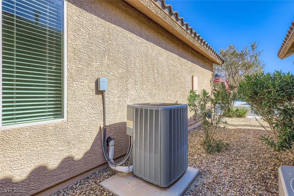 6128 Isola Peak, Las Vegas, NV 89122