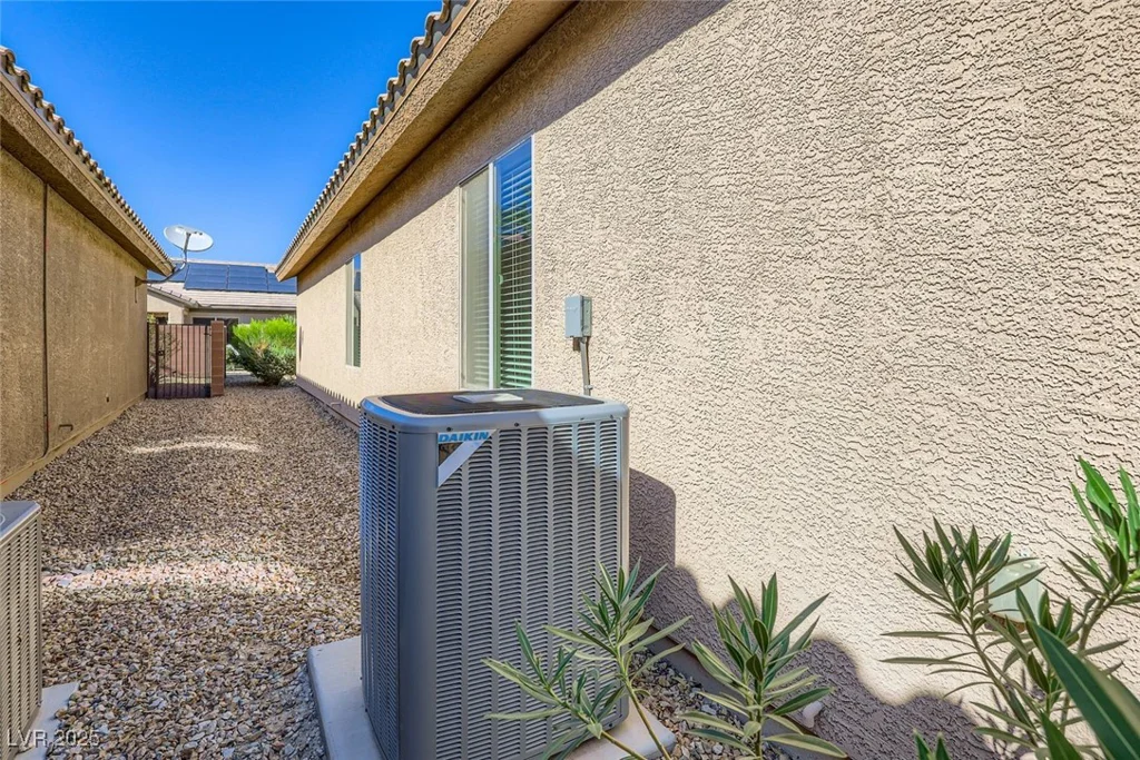 6128 Isola Peak, Las Vegas, NV 89122