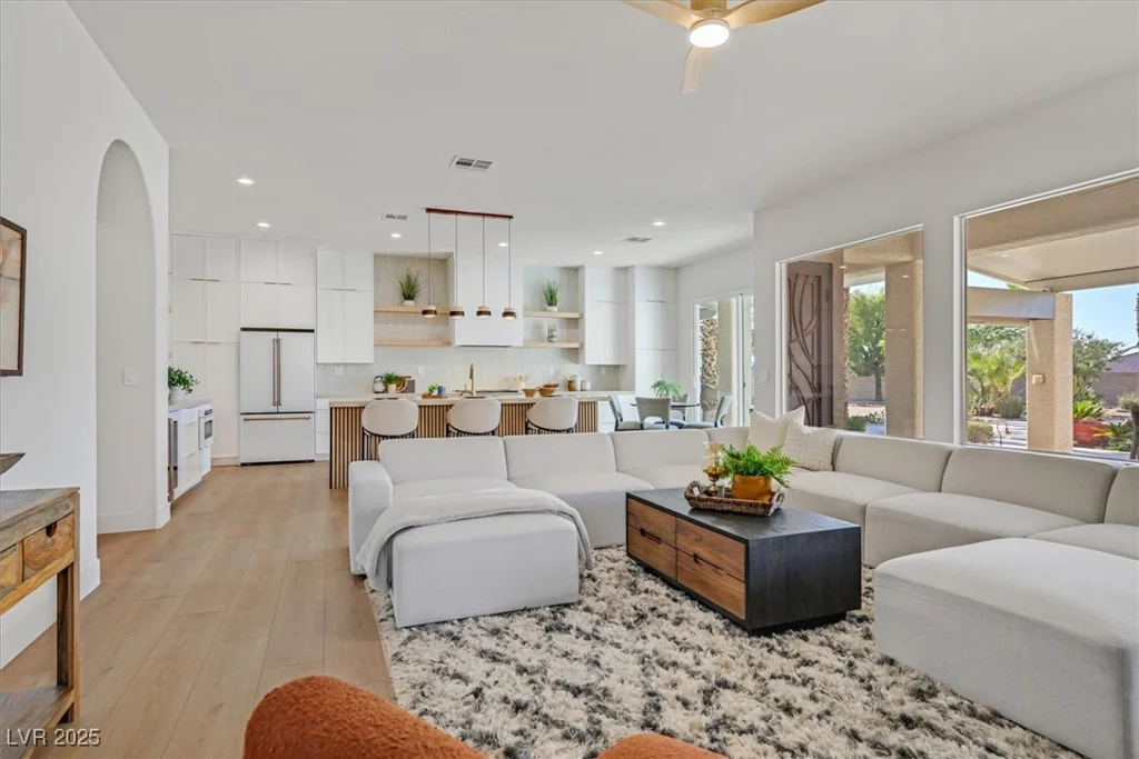 328 Hedgehope, Las Vegas, NV 89183