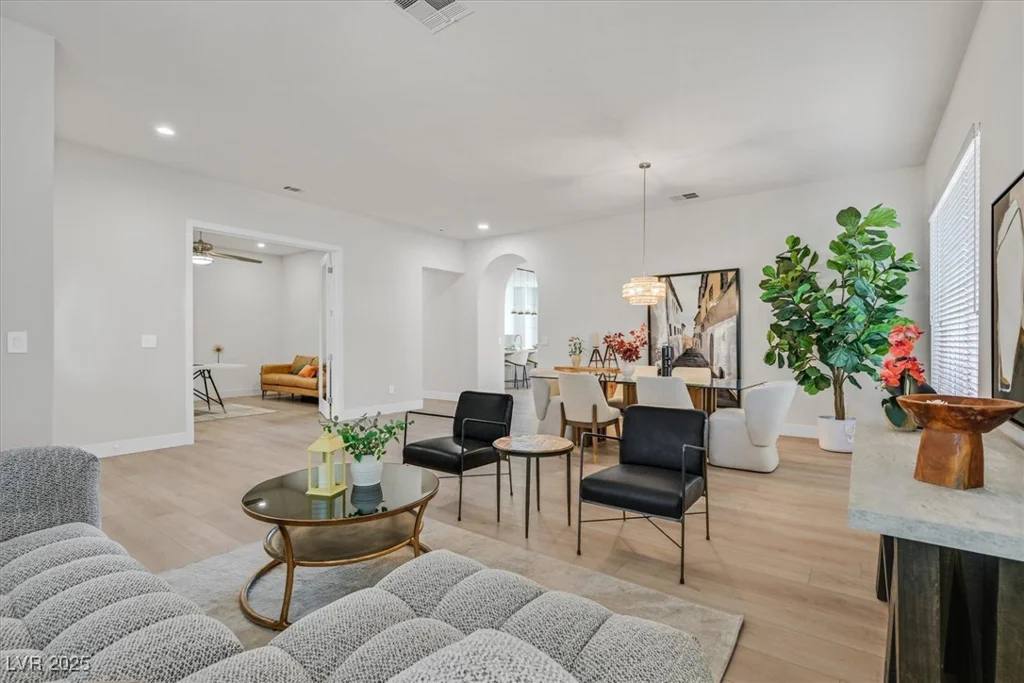 328 Hedgehope, Las Vegas, NV 89183