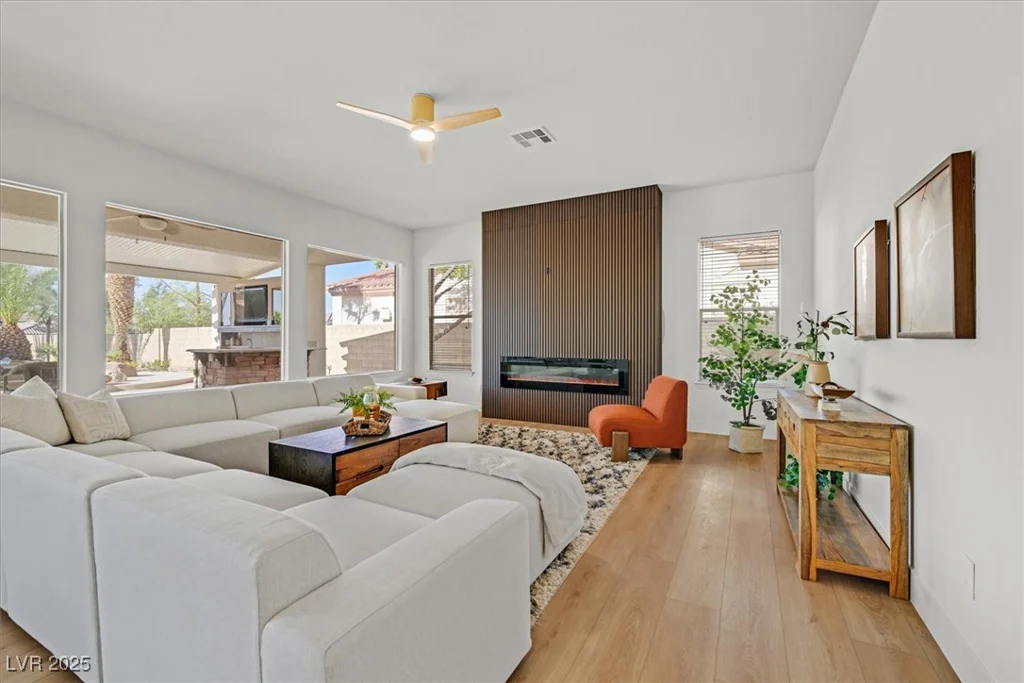 328 Hedgehope, Las Vegas, NV 89183