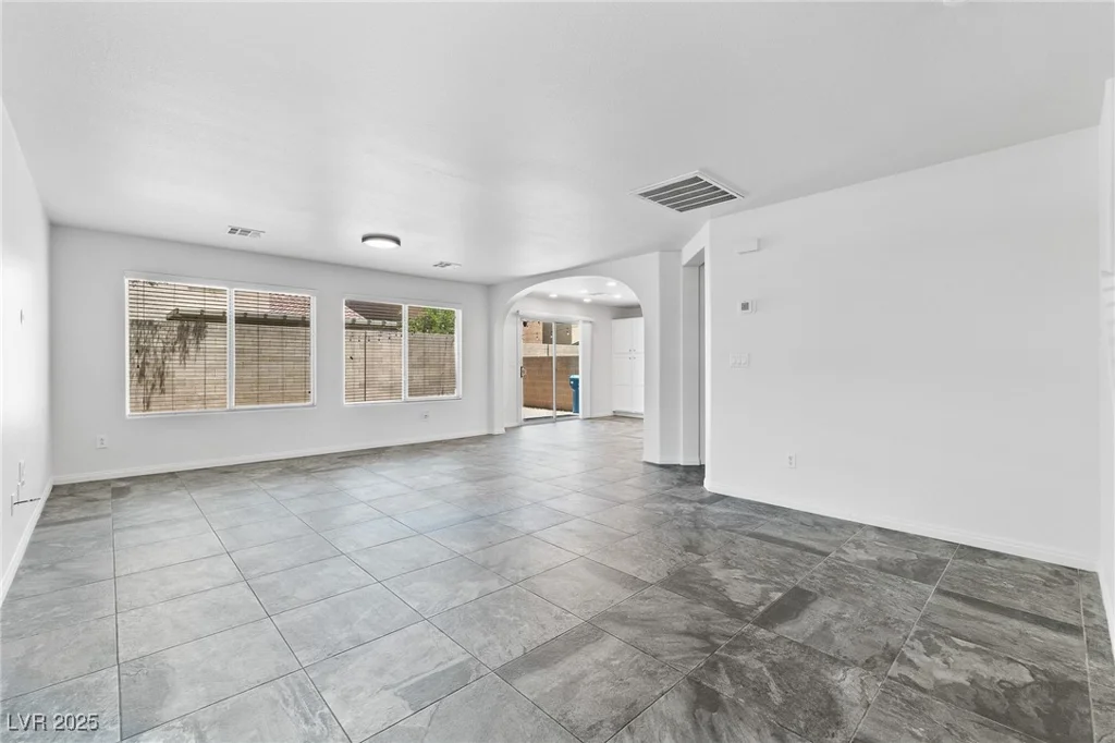 8938 Bonneville Peak, Las Vegas, NV 89148
