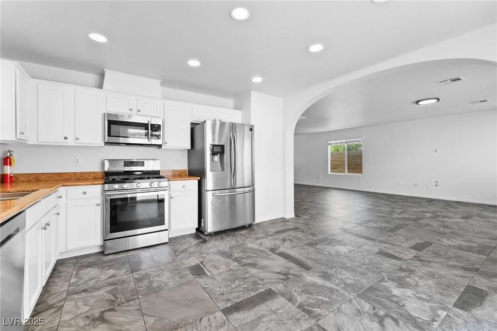 8938 Bonneville Peak, Las Vegas, NV 89148