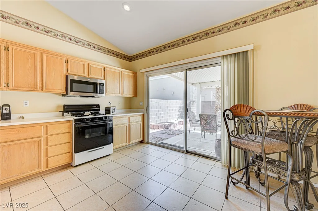 8570 Auburn Leaf, Las Vegas, NV 89123