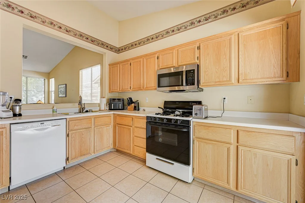 8570 Auburn Leaf, Las Vegas, NV 89123
