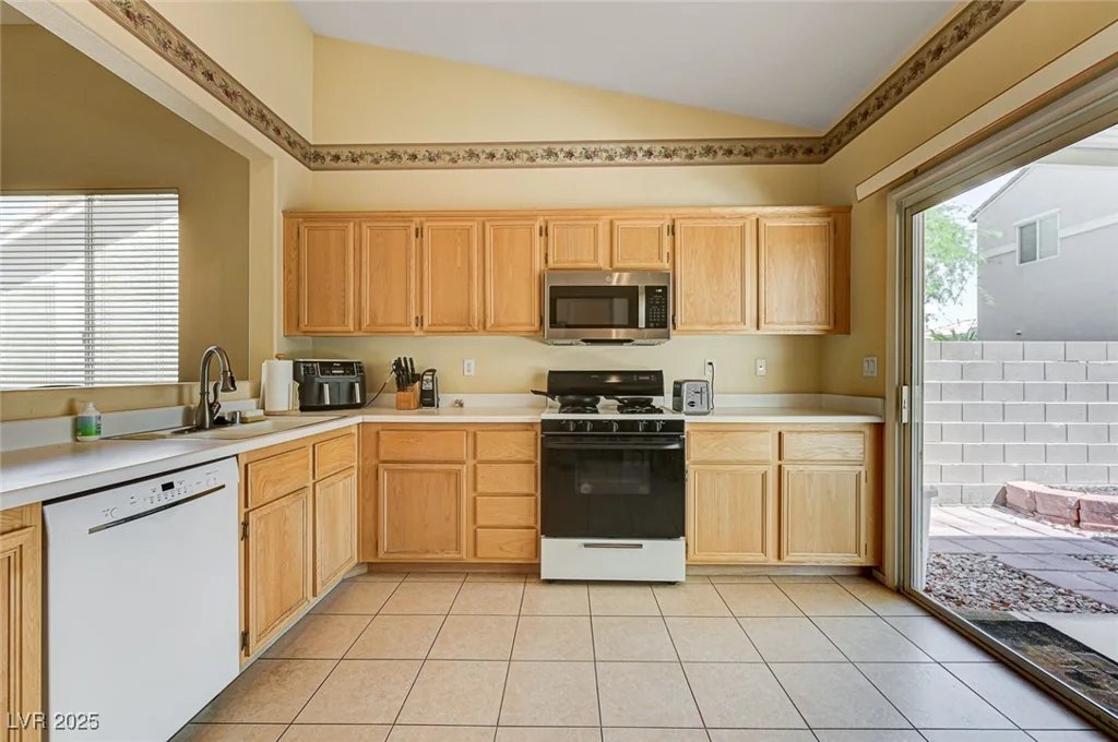 8570 Auburn Leaf, Las Vegas, NV 89123