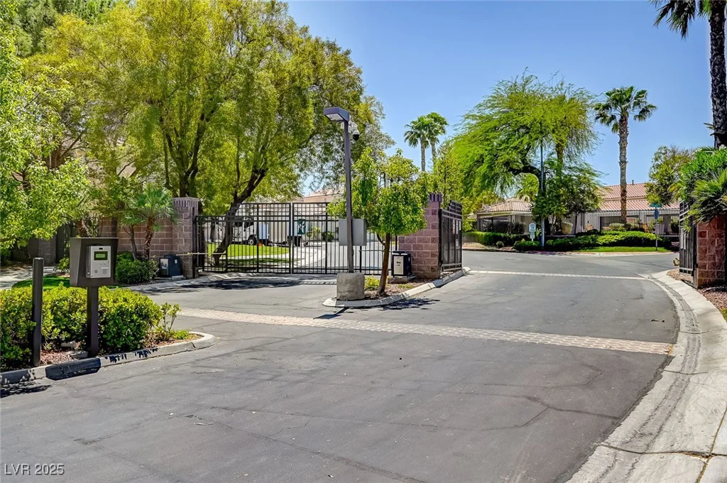 8570 Auburn Leaf, Las Vegas, NV 89123