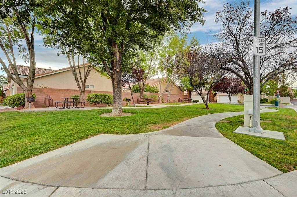 8570 Auburn Leaf, Las Vegas, NV 89123