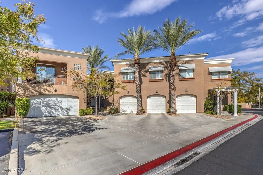 805 Dana Hills, Las Vegas, NV 89134