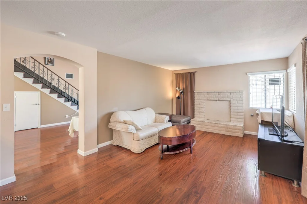 1209 Shifting Sands, Las Vegas, NV 89108