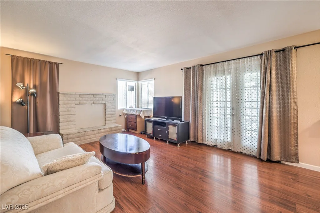 1209 Shifting Sands, Las Vegas, NV 89108