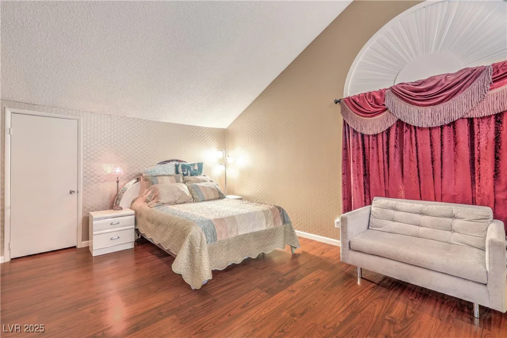 1209 Shifting Sands, Las Vegas, NV 89108