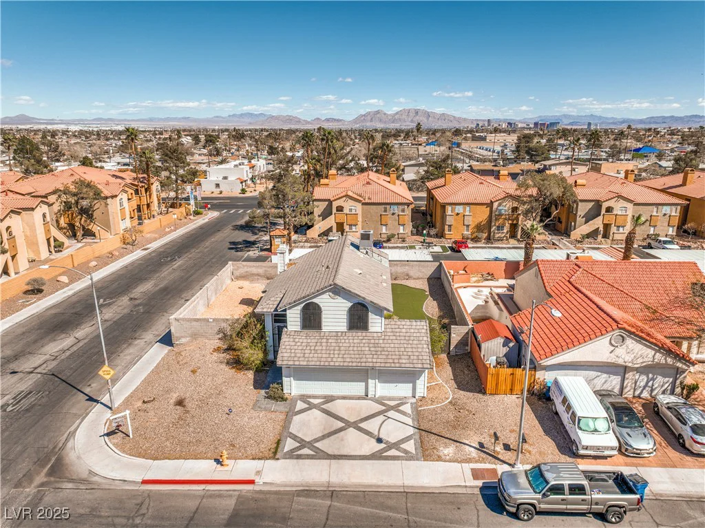 1209 Shifting Sands, Las Vegas, NV 89108