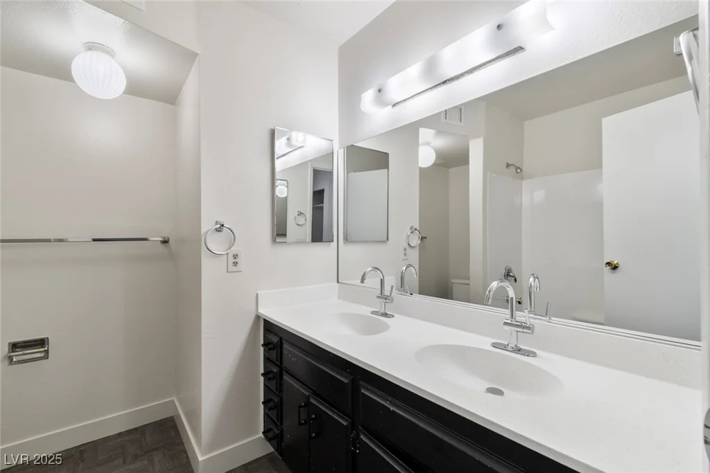 5911 Vegas, Las Vegas, NV 89108