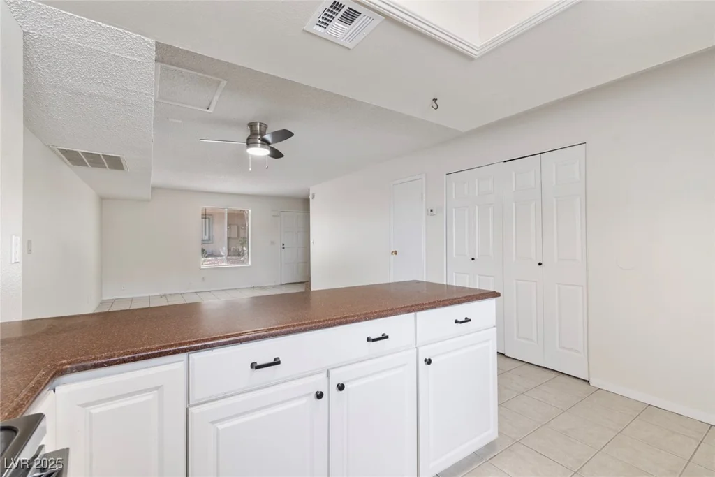 5911 Vegas, Las Vegas, NV 89108