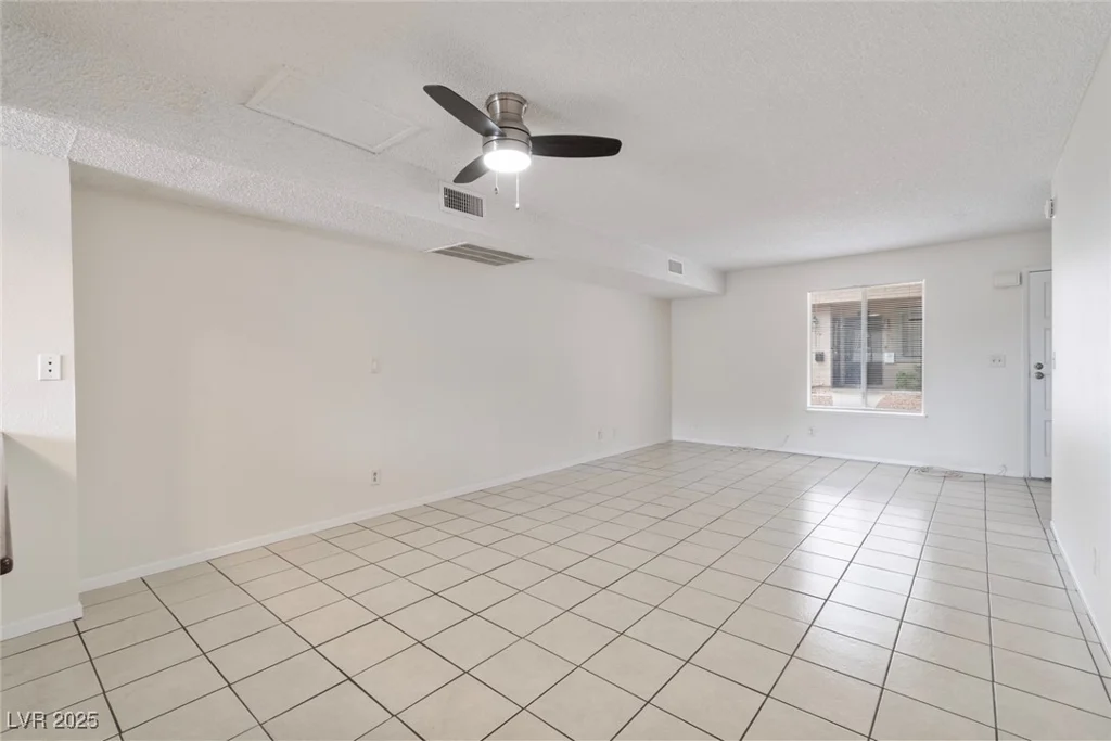 5911 Vegas, Las Vegas, NV 89108