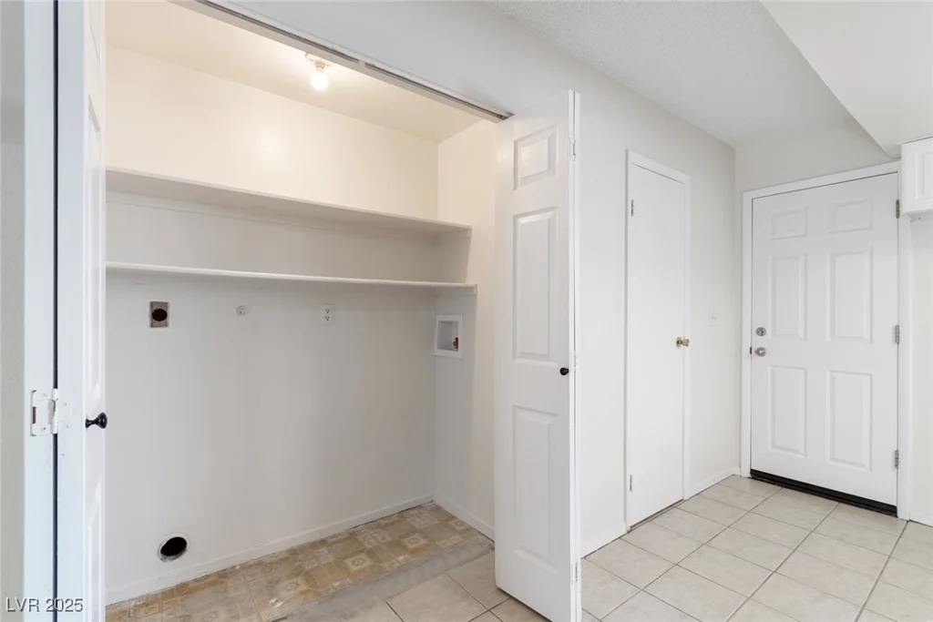 5911 Vegas, Las Vegas, NV 89108