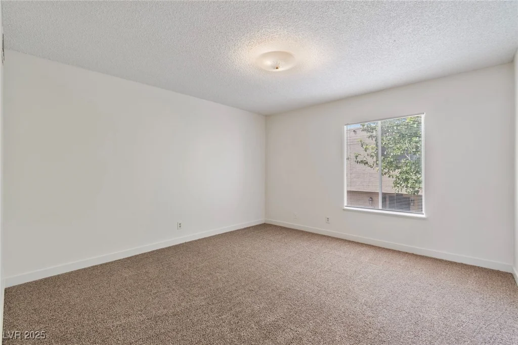 5911 Vegas, Las Vegas, NV 89108