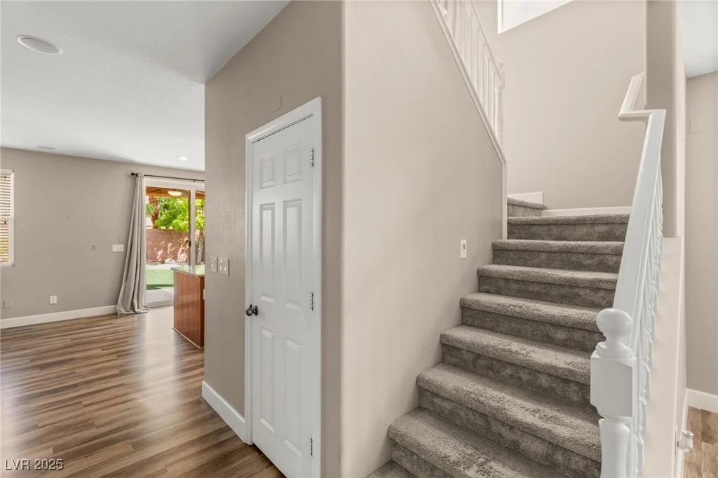 586 Wealdston, Las Vegas, NV 89178