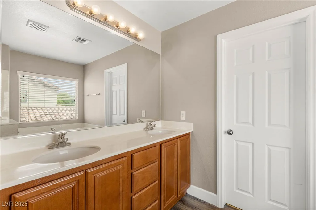 586 Wealdston, Las Vegas, NV 89178