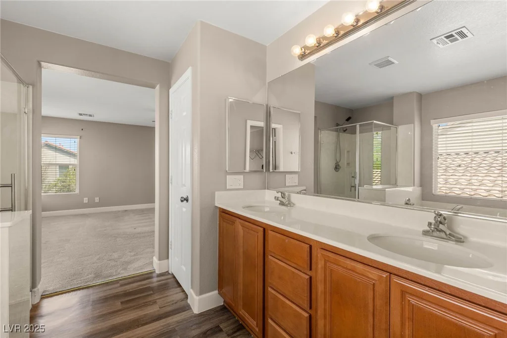 586 Wealdston, Las Vegas, NV 89178