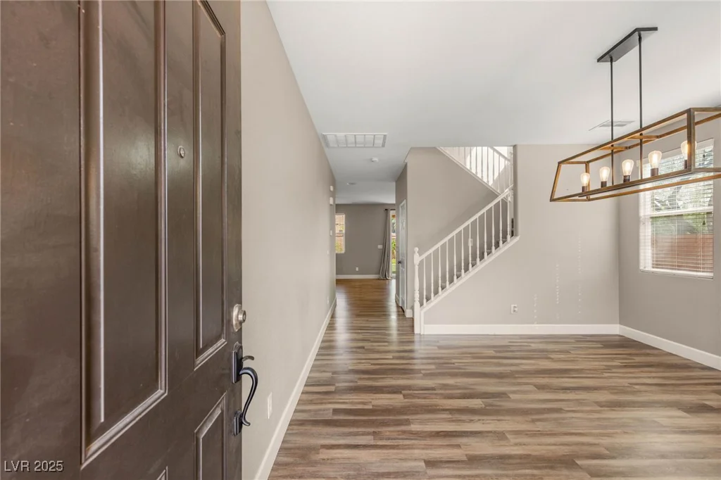 586 Wealdston, Las Vegas, NV 89178
