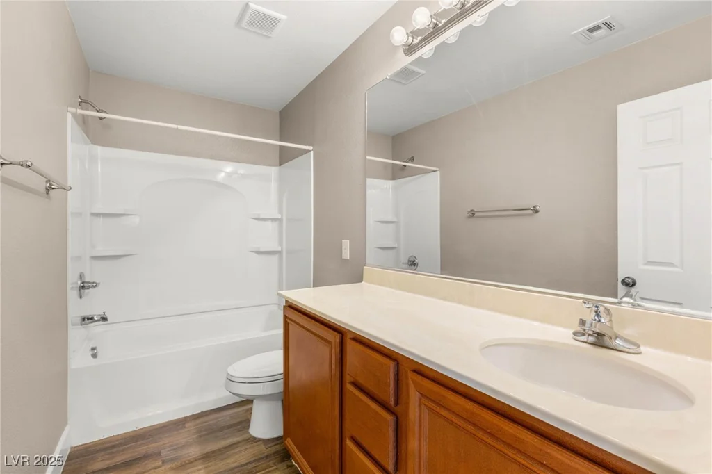 586 Wealdston, Las Vegas, NV 89178